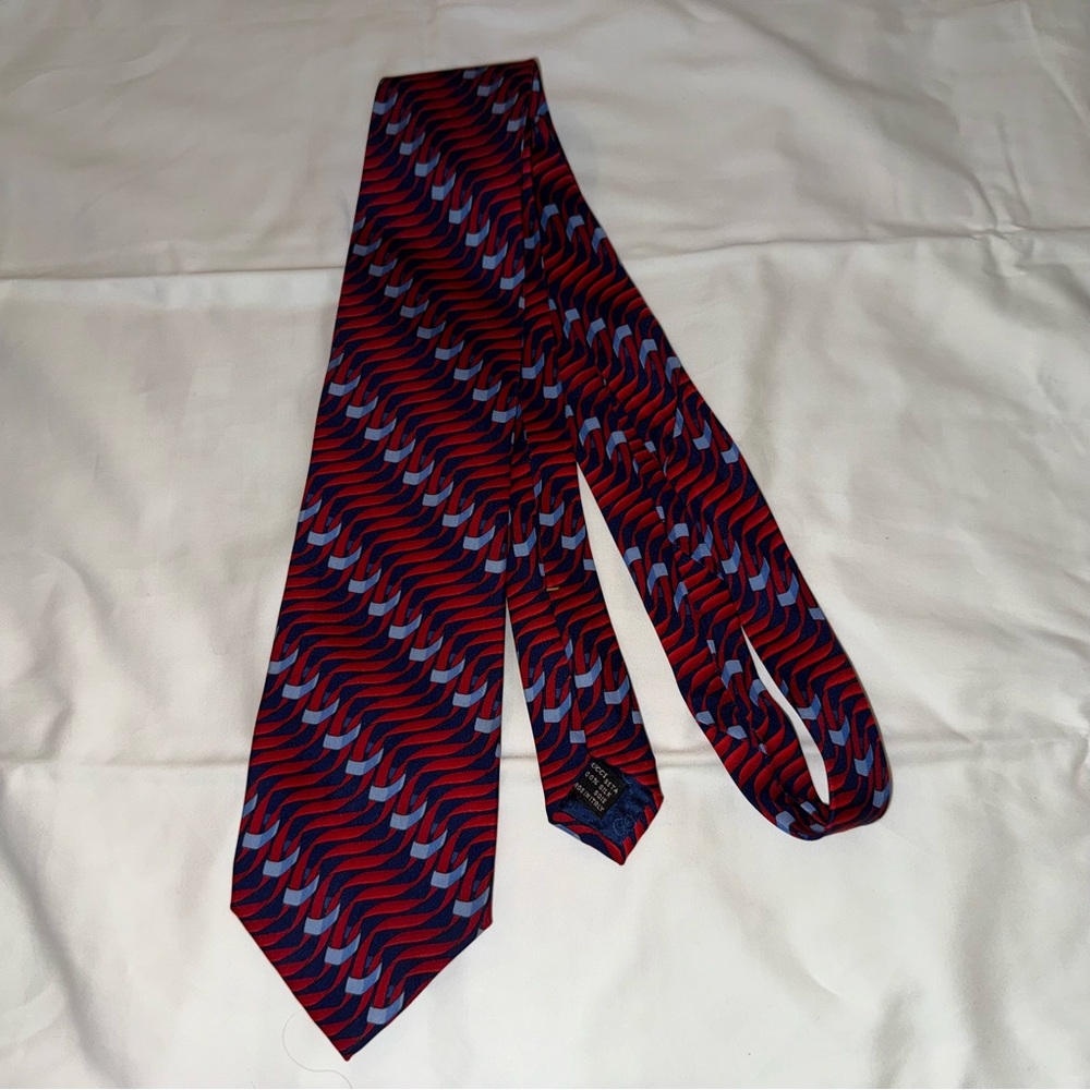 Gucci men’s 100% silk tie